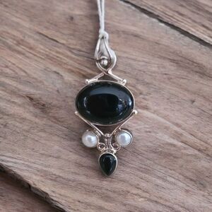Elegant Black Onyx and 925 Silver Pendant